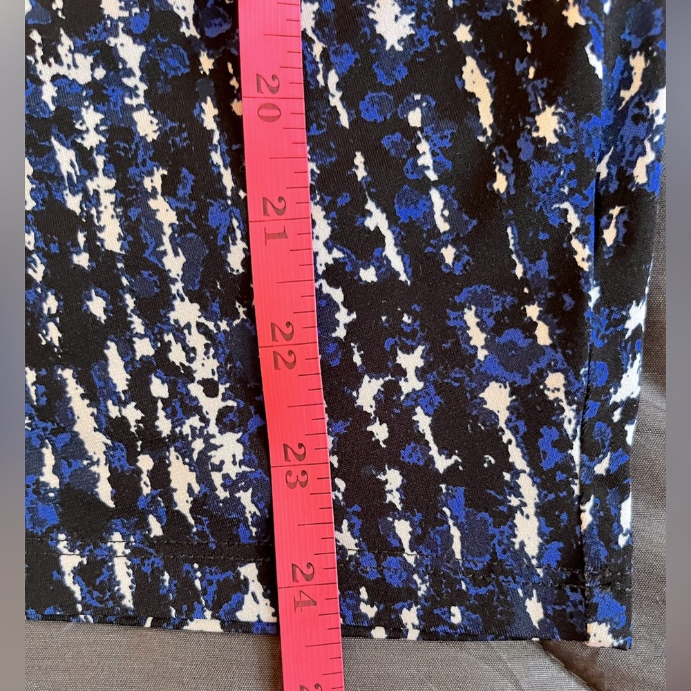 MICHAEL KORS Women's Asymmetrical cap sleeve blouse. Blue, Black, White.… - Picture 7 of 10